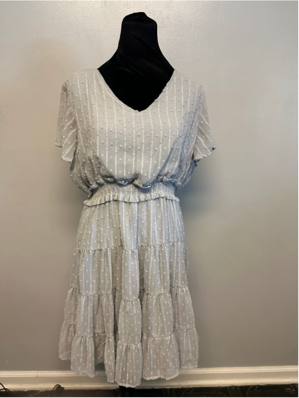 Hayden Los Angeles Midi Dress Size Large Grey White Swiss Dot Flutter Sleeves